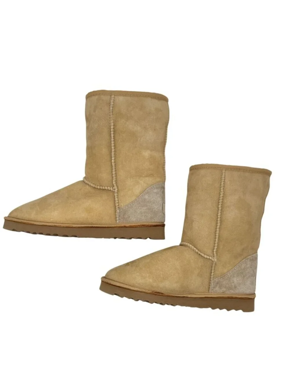 UGG Australia Classic Short Boots in Sand NWOT - Size 8